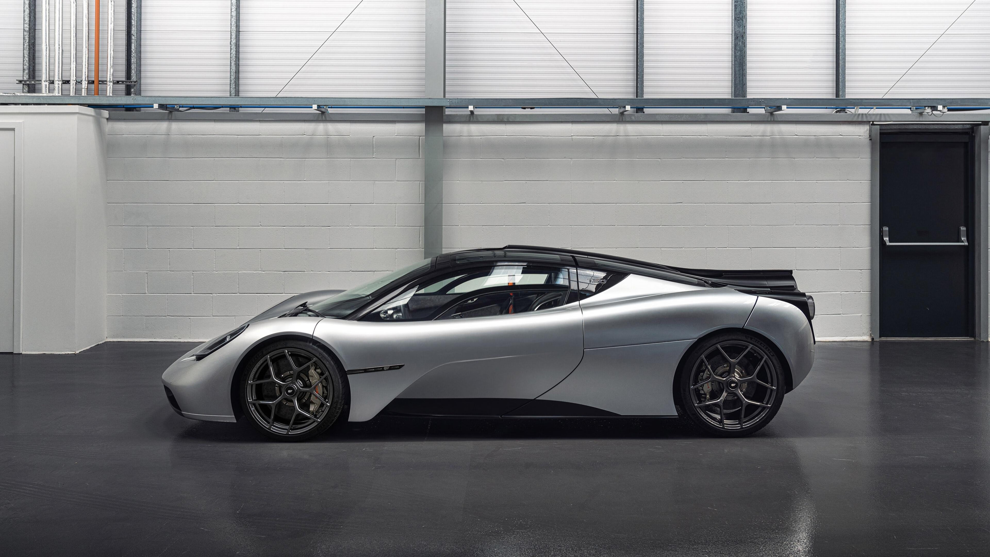 步行者横扫掘金,麦科勒姆带队取胜