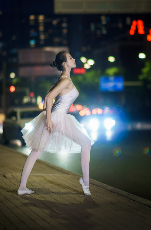 绝境中的蜕变，尼斯乌克兰生死战，法比尼奥临危受命化身关键先生